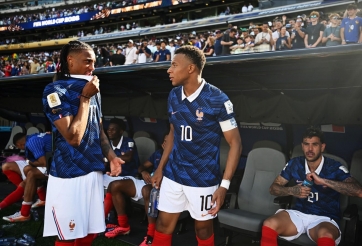 Vừa xong World Cup, ngôi sao ĐT Pháp dính luôn bê bối bỏ con