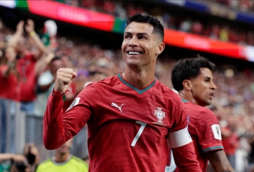 Dùng quyền lực ngầm, Ronaldo chốt chiêu mộ 'vua kiến tạo' Ngoại hạng Anh