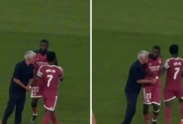 Real Madrid thua thảm, Vinicius Jr 'bật' HLV Jose Mourinho ngay trên sân