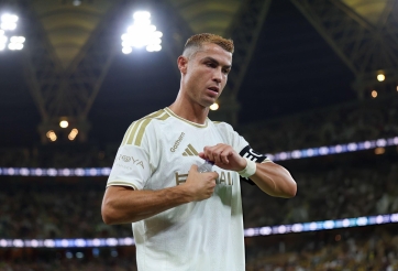 Ronaldo bất lực, Al Nassr gục ngã mất ngôi đầu Saudi Pro League