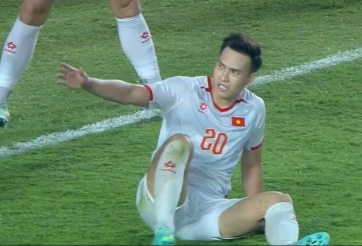CĐV Singapore đồng loạt gọi tên Việt Nam khi thua Thái Lan ở FIFA ASEAN Cup
