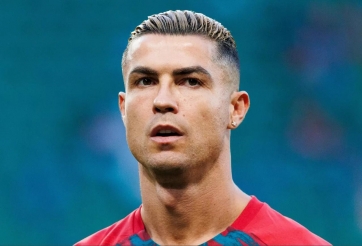 Ronaldo chỉ mất 40 giây để 'hóa giải' án phạt của Bồ Đào Nha