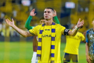 Ronaldo bất ngờ từ chối giải thưởng, hành động sau đó gây sốt