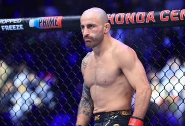 UFC 333: Volkanovski hạ knock-out võ sĩ bất bại, hai nhà vô địch bảo vệ ngai vàng