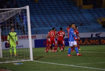 ĐKVĐ chứng minh năng lực và phả hơi nóng vào vị trí của HAGL