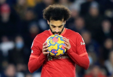 Cú sảy chân không đáng có của Liverpool