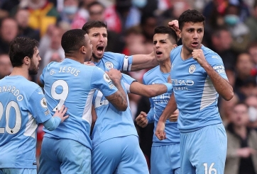 Man City thắng Arsenal: 3 điểm may mắn của nhà ĐKVĐ?
