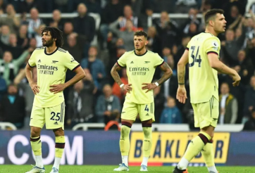 Arsenal 'cầm vàng rồi để vàng rơi'