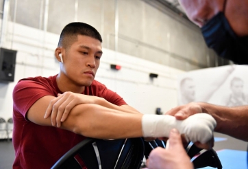 Võ sĩ gốc Việt chính thức có lần thượng đài đầu tiên tại UFC