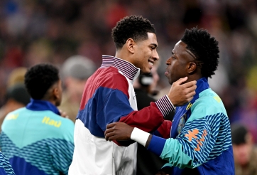 Vinicius nhờ Bellingham xin áo đấu của sao Arsenal sau trận gặp tuyển Anh