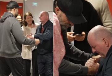 Khoảnh khắc đầy xúc động giữa Jurgen Klopp với CĐV đặc biệt của Liverpool