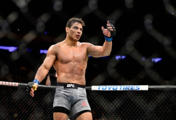 Paulo Costa: “Sean Strickland từ chối đối đầu với tôi”