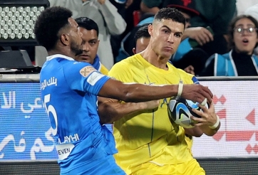 Ơ kìa, Ronaldo sao thế?