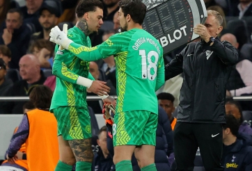 Ederson phủ nhận bức xúc với “người đóng thế” Ortega