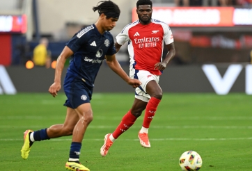 MU lo sốt vó vì sức khỏe của Yoro và Hojund