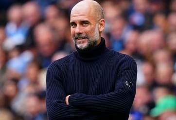 Cựu sao Arsenal khuyên Man City điều lạ lùng