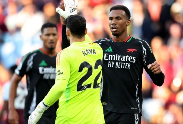 Pha cứu thua của Raya là bước ngoặt để Arsenal đua vô địch Ngoại hạng Anh?