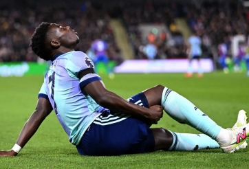 Chính thức: Mikel Arteta xác nhận Bukayo Saka ngồi ngoài dài hạn vì chấn thương