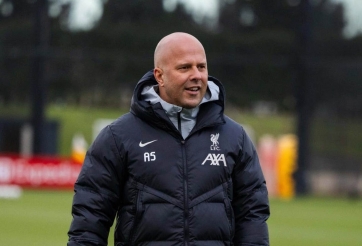 Slot: 'Chức vô địch Ngoại hạng Anh chưa phải đồ trong túi Liverpool'