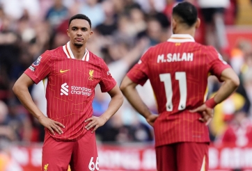 Salah phản pháo những người hâm mộ la ó Alexander-Arnold