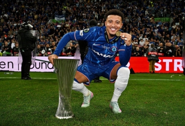 Sancho lu mờ Antony ở chung kết Conference League: Màn tỏa sáng quyết định tương lai