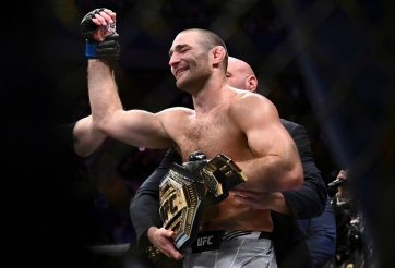 Nhà vô địch hạng trung UFC Sean Strickland giúp cảnh sát bắt tội phạm