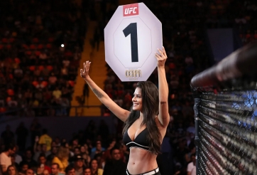 Ring Girl thiên thần của UFC Camila Oliveira thông báo tin vui