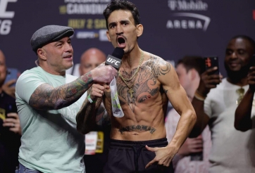 Nhà cựu vô địch hạng lông UFC tái xuất tại UFC 300