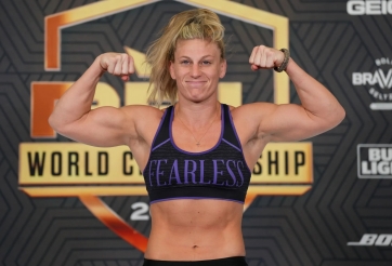 PFL tỏ ra thất vọng khi nhà vô địch của mình gia nhập UFC