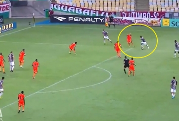 VIDEO: 'Messi mới' của Brazil một mình cân cả đội bạn để ghi bàn