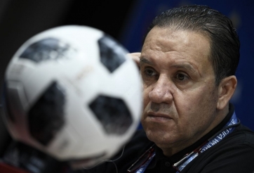 NÓNG: HLV đội bóng Tây Á từ chức sau trận thua Trung Quốc