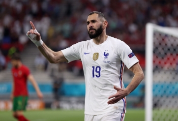 Thăng hoa tại Euro, Benzema đi vào lịch sử bóng đá Pháp