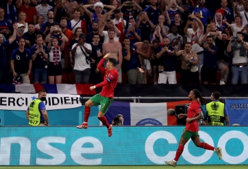 Khoảnh khắc vòng bảng Euro 2021: Từ nước mắt tới nụ cười