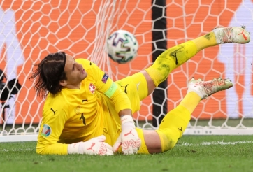 Sommer nghẹn ngào trong ngày dừng chân tại Euro 2021