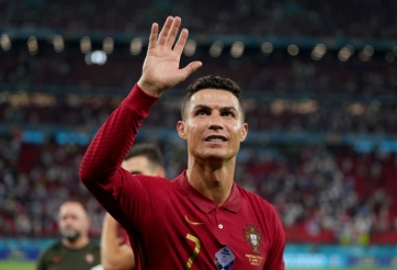 Ronaldo bị biến thành ‘vật tế thần’, lộ diện bến đỗ mới