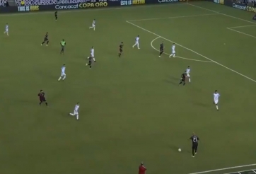 Thi đấu như lên đồng, Mexico tạo siêu phẩm 'ảo ma Canada'