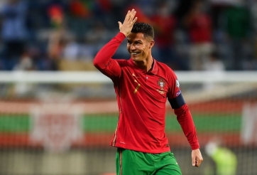 Ronaldo ra thông điệp mạnh mẽ sau khi đi vào lịch sử