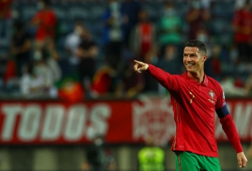 Ronaldo báo tin vui cho MU sau trận đấu với Ireland