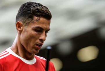 Solskjaer tuyên bố sẵn sàng gạch tên Ronaldo