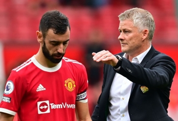 HLV Solskjaer đòi công bằng cho Bruno Fernandes