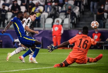 Chelsea gục ngã trước Juventus