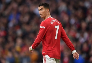 Ronaldo xuất hiện mâu thuẫn với 'niềm tự hào' của MU