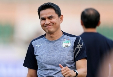 Kiatisak: 'Ngoài bóng đá đẹp thì còn phải chiến thắng nữa'