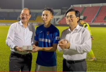 VIDEO: Than Quảng Ninh được thưởng nóng sau khi 'đánh bật' HAGL khỏi top 1