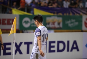 VIDEO: Quang Hải ăn mừng phấn khích đầy kỳ lạ