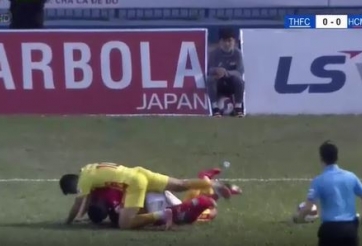 VIDEO: Ngôi sao của TPHCM và Thanh Hóa 'xếp hình' ngay trên sân