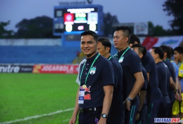 Báo Thái lo sợ cho HLV Kiatisak