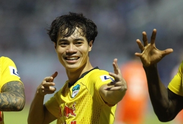 Văn Toàn đánh đầu cận thành