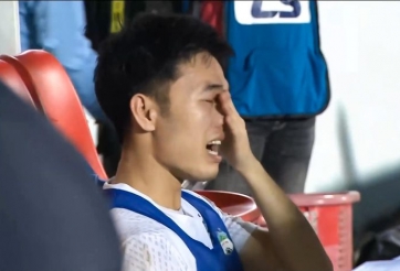 Xuân Trường xúc động bật khóc sau khi thành người hùng