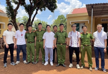 Công Phượng, Xuân Trường 'đốn tim fan' khi làm CCCD